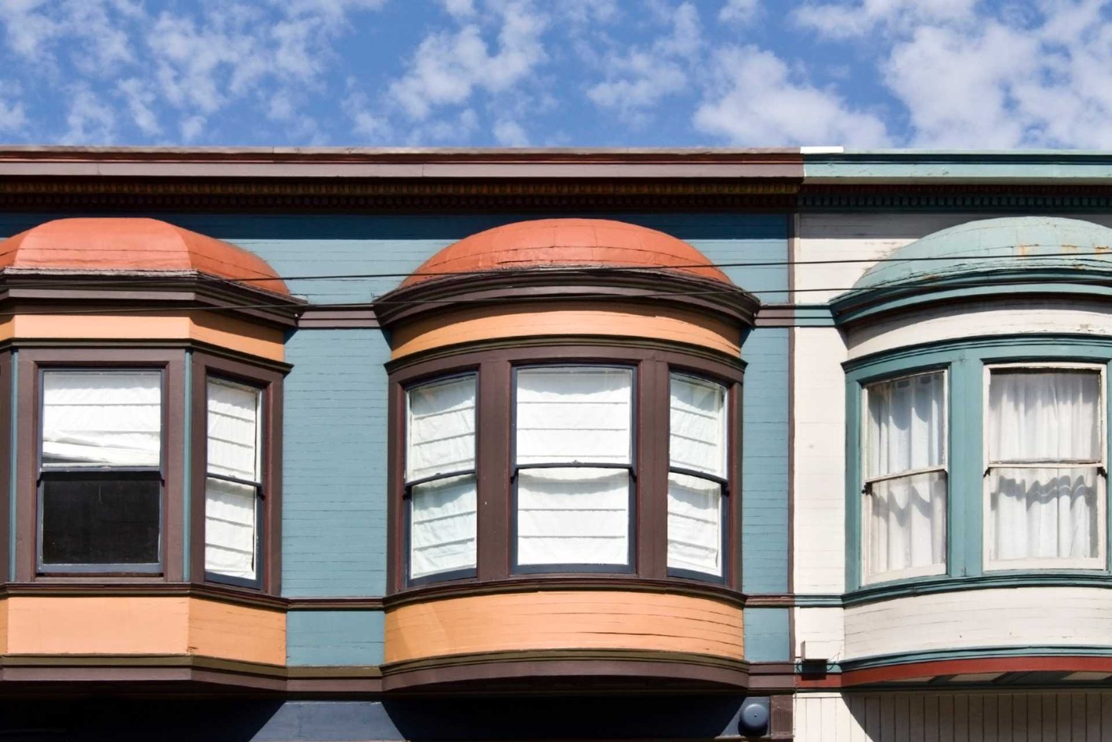 Main Differences Between Bay and Bow Windows